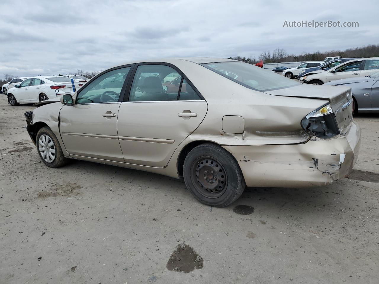 2005 Toyota Camry Le Gold vin: 4T1BE32K25U050775