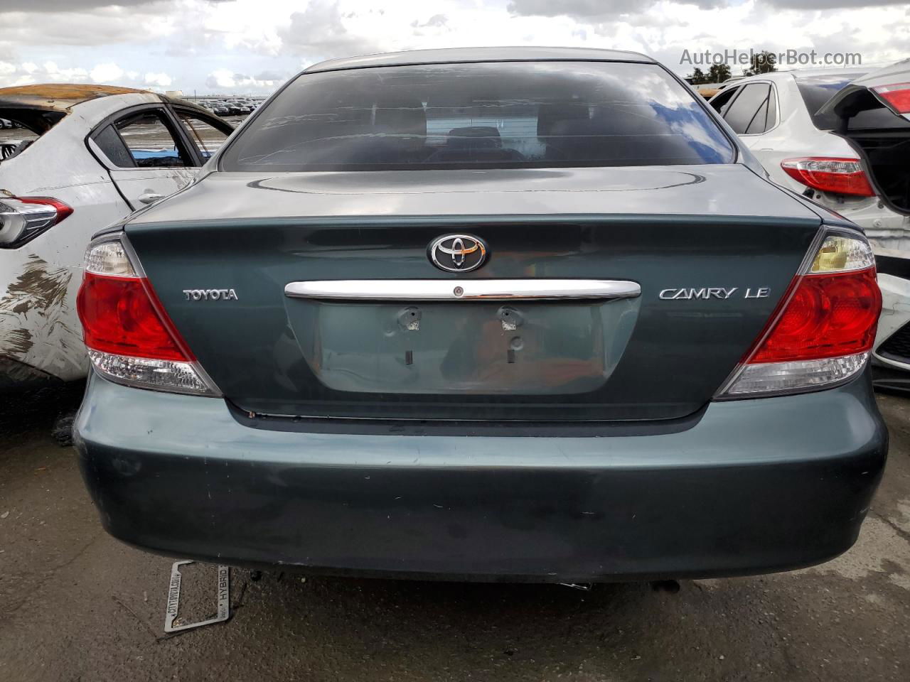 2005 Toyota Camry Le Green vin: 4T1BE32K45U414002