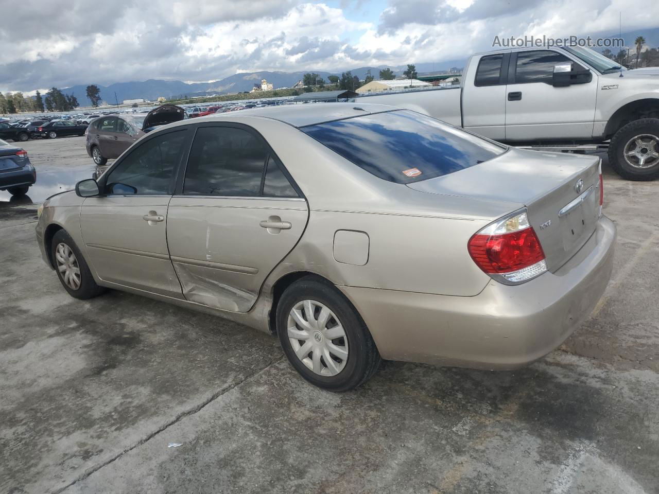 2005 Toyota Camry Le Beige vin: 4T1BE32K65U090776