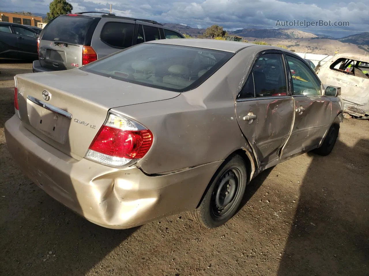 2005 Toyota Camry Le Tan vin: 4T1BE32K85U089418