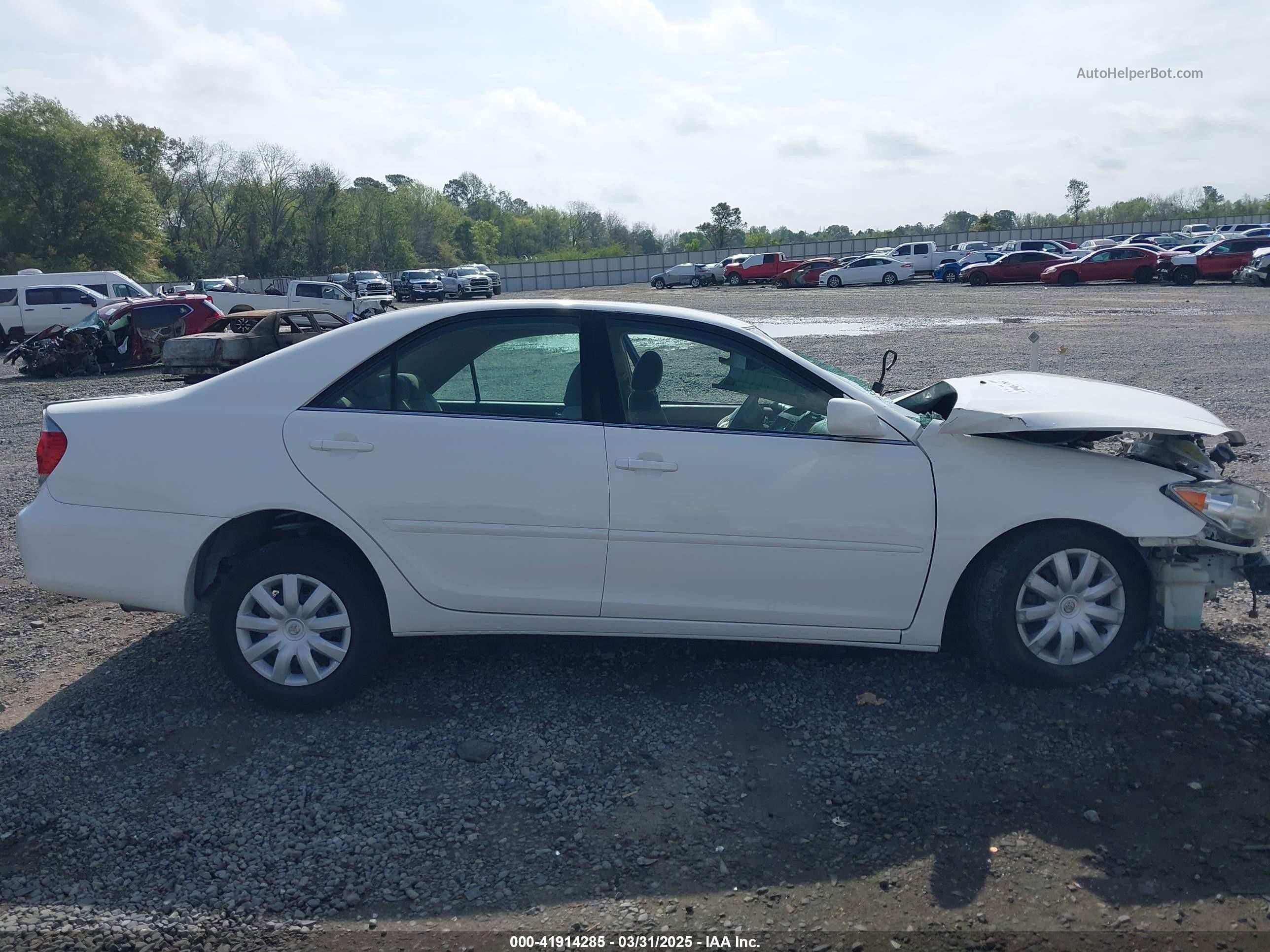 2005 Toyota Camry Le Белый vin: 4T1BE32K85U435323