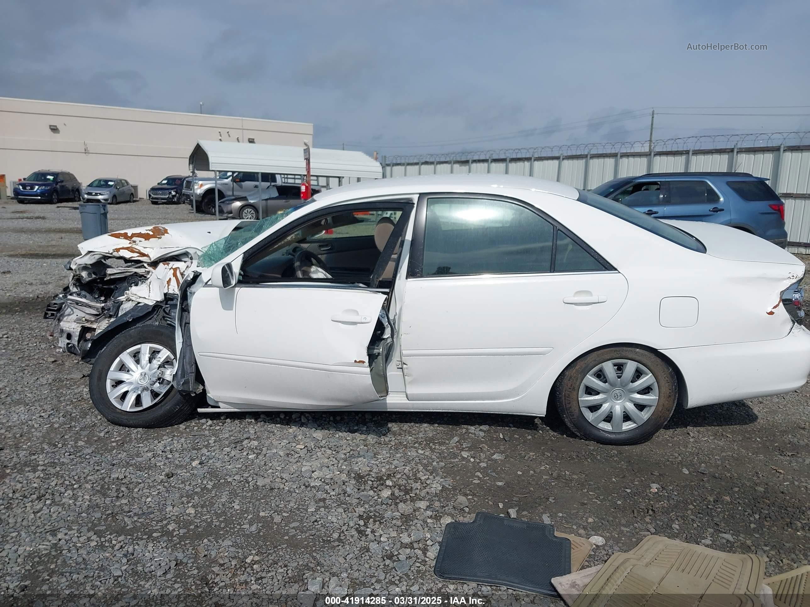 2005 Toyota Camry Le Белый vin: 4T1BE32K85U435323