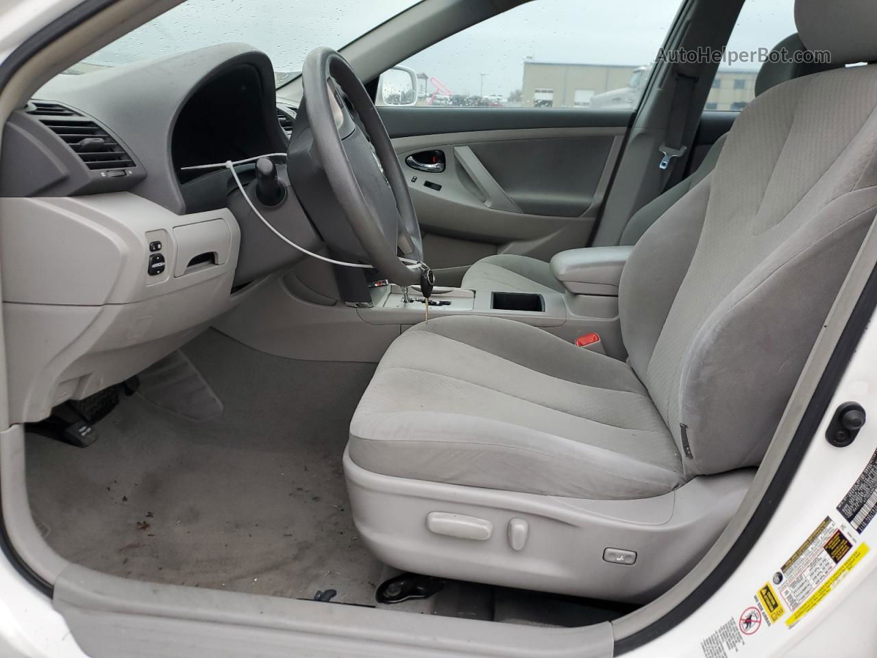 2009 Toyota Camry Base White vin: 4T1BE46K19U861120