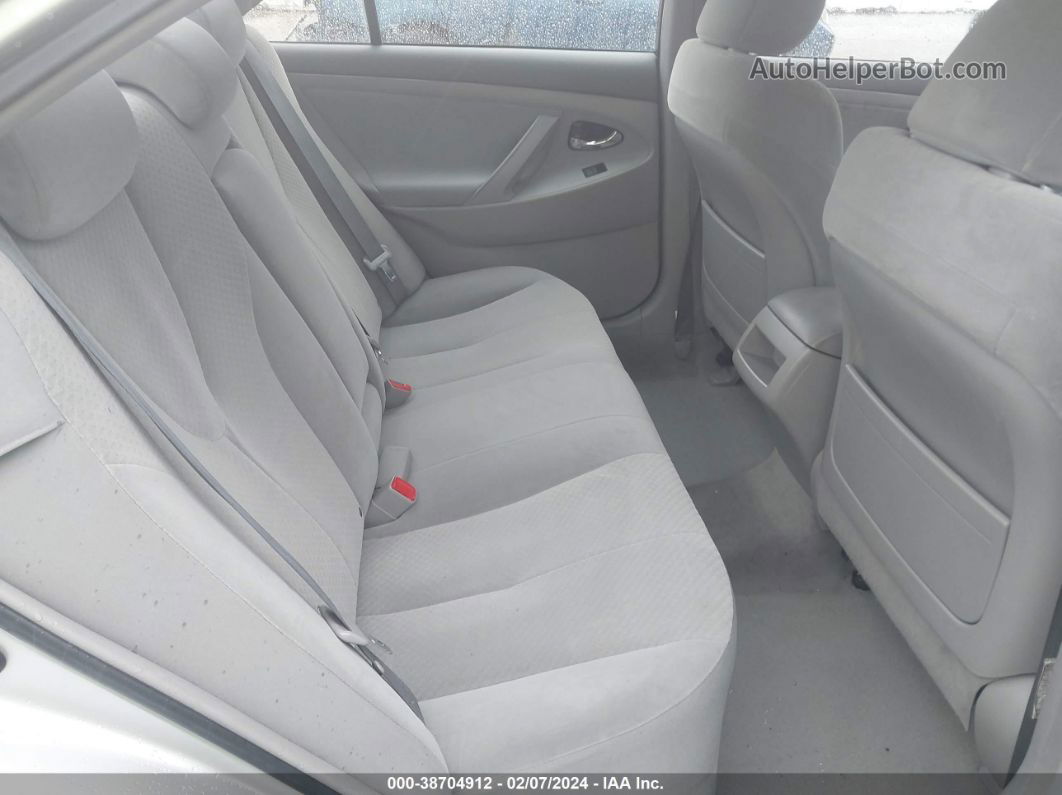 2009 Toyota Camry Le Серебряный vin: 4T1BE46K39U881787