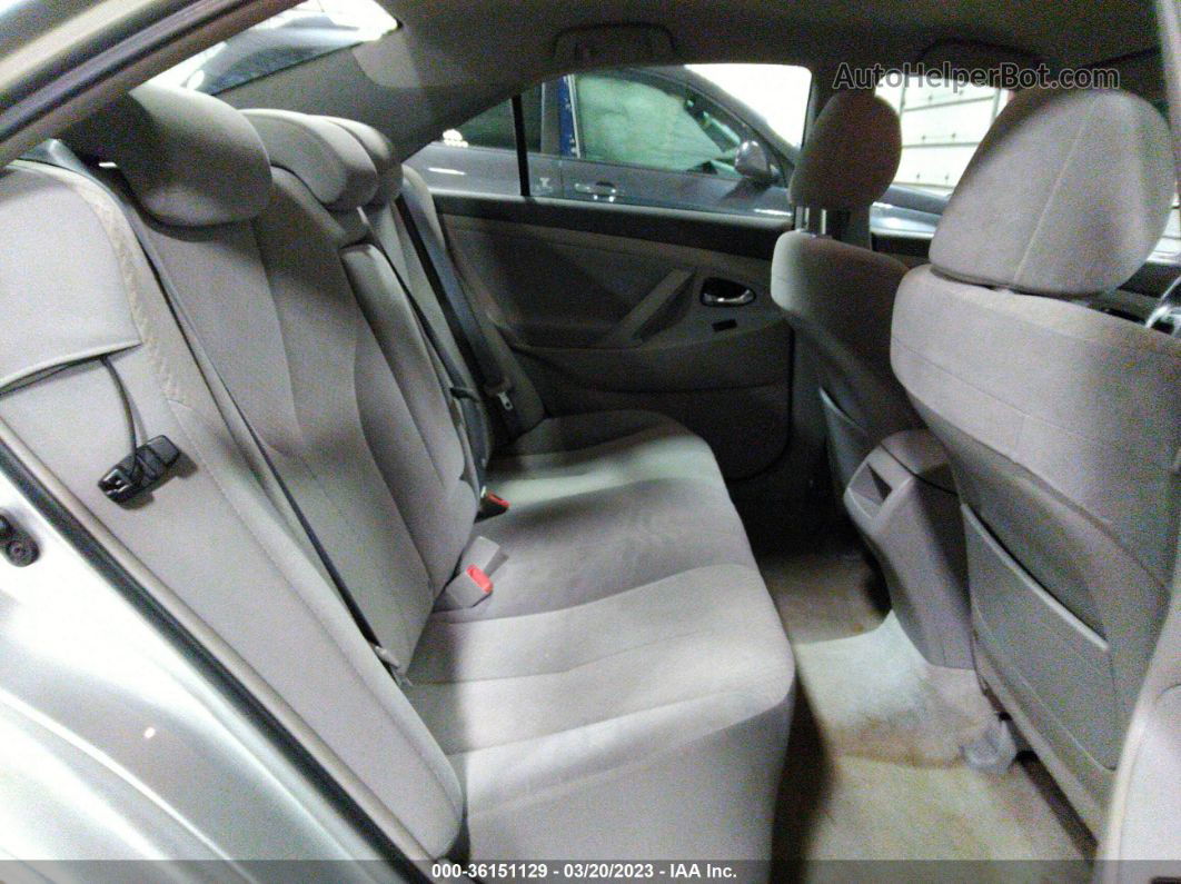 2009 Toyota Camry Le Серебряный vin: 4T1BE46K59U359369