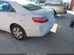 2009 Toyota Camry   White vin: 4T1BE46K59U864442