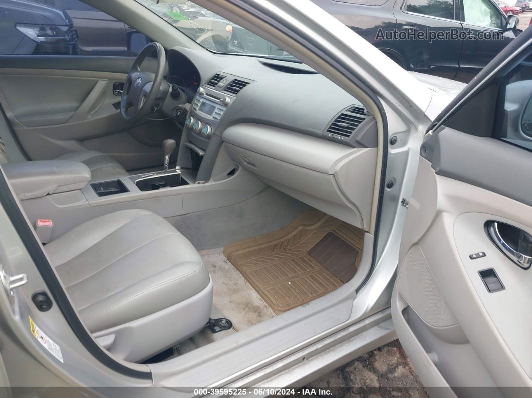 2009 Toyota Camry Le Серебряный vin: 4T1BE46K69U877698