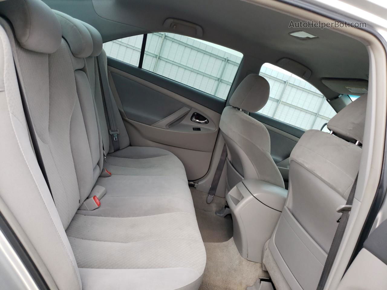 2009 Toyota Camry Base Серебряный vin: 4T1BE46K89U363366