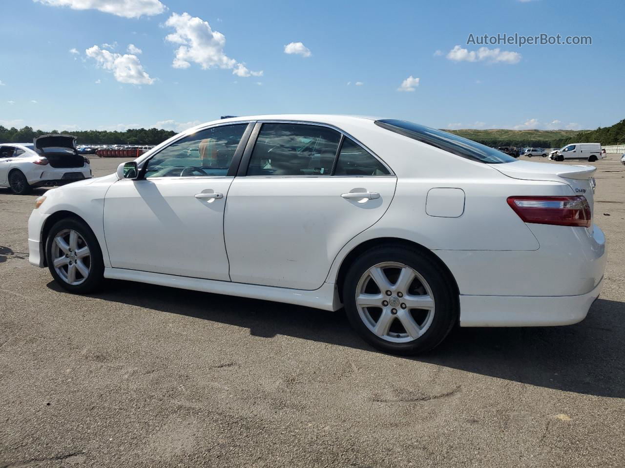 2009 Toyota Camry Base White vin: 4T1BE46K99U913576