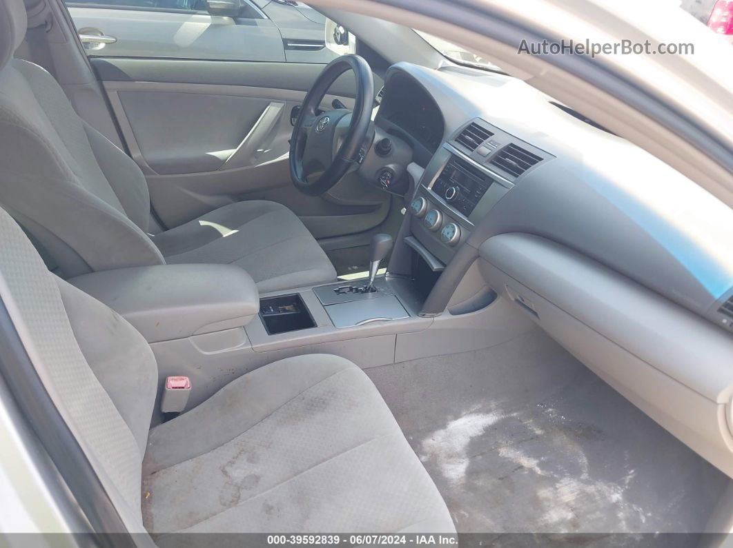 2009 Toyota Camry Le Серебряный vin: 4T1BE46KX9U846812