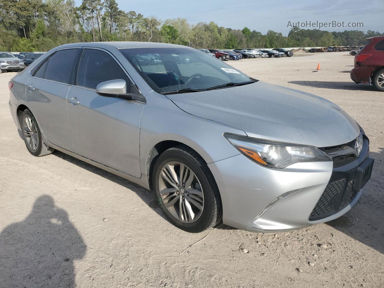 2016 Toyota Camry Le Серебряный vin: 4T1BF1FK0GU252240