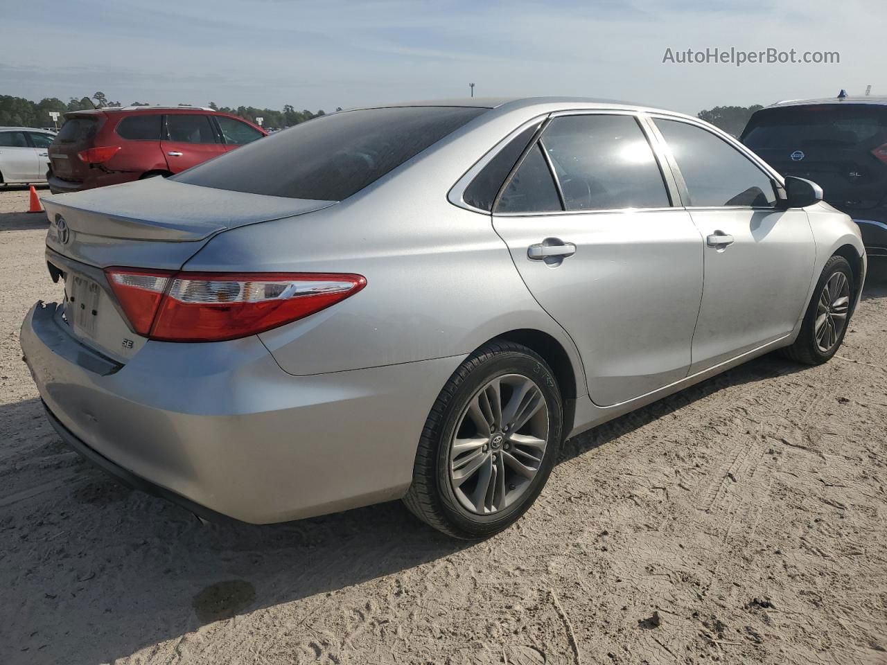 2016 Toyota Camry Le Серебряный vin: 4T1BF1FK0GU252240