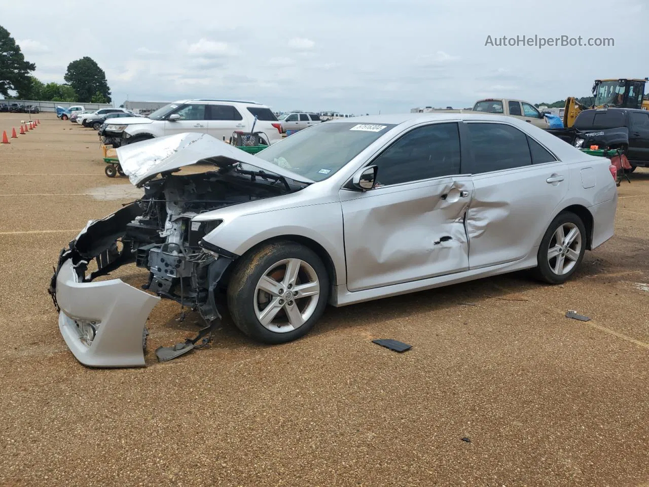 2014 Toyota Camry L Silver vin: 4T1BF1FK1EU732638