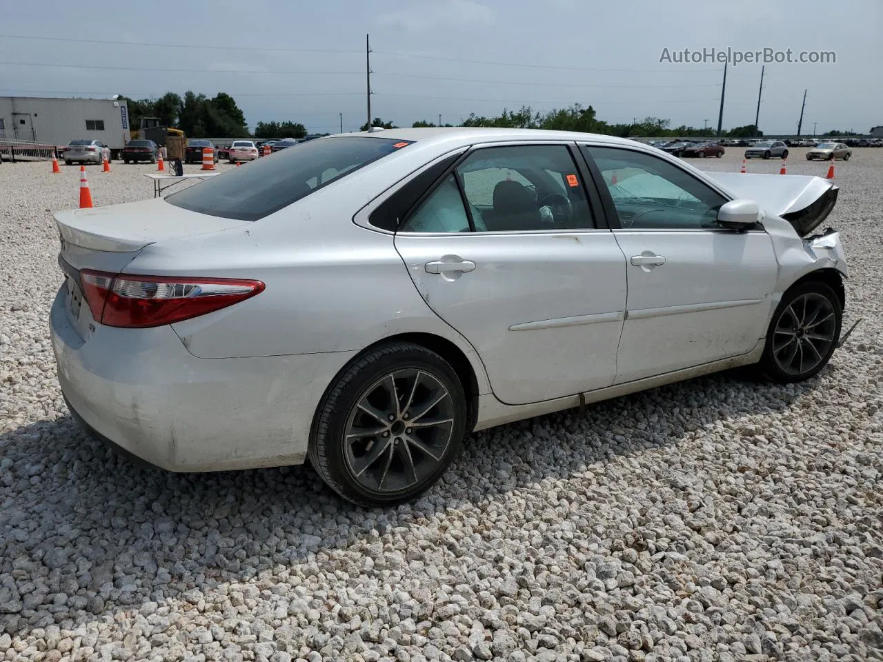 2016 Toyota Camry Le White vin: 4T1BF1FK1GU133547