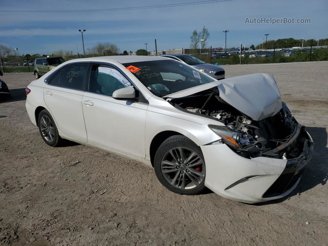 2016 Toyota Camry Le White vin: 4T1BF1FK1GU133905