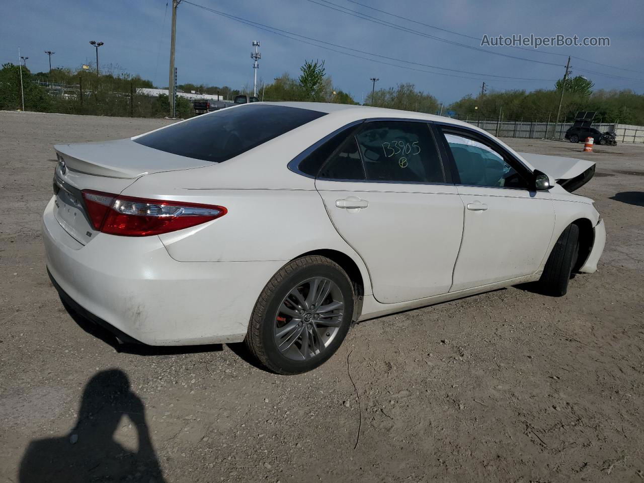 2016 Toyota Camry Le White vin: 4T1BF1FK1GU133905