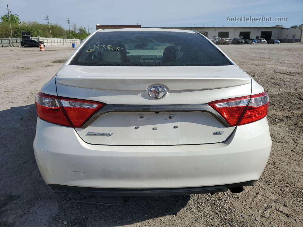 2016 Toyota Camry Le White vin: 4T1BF1FK1GU133905