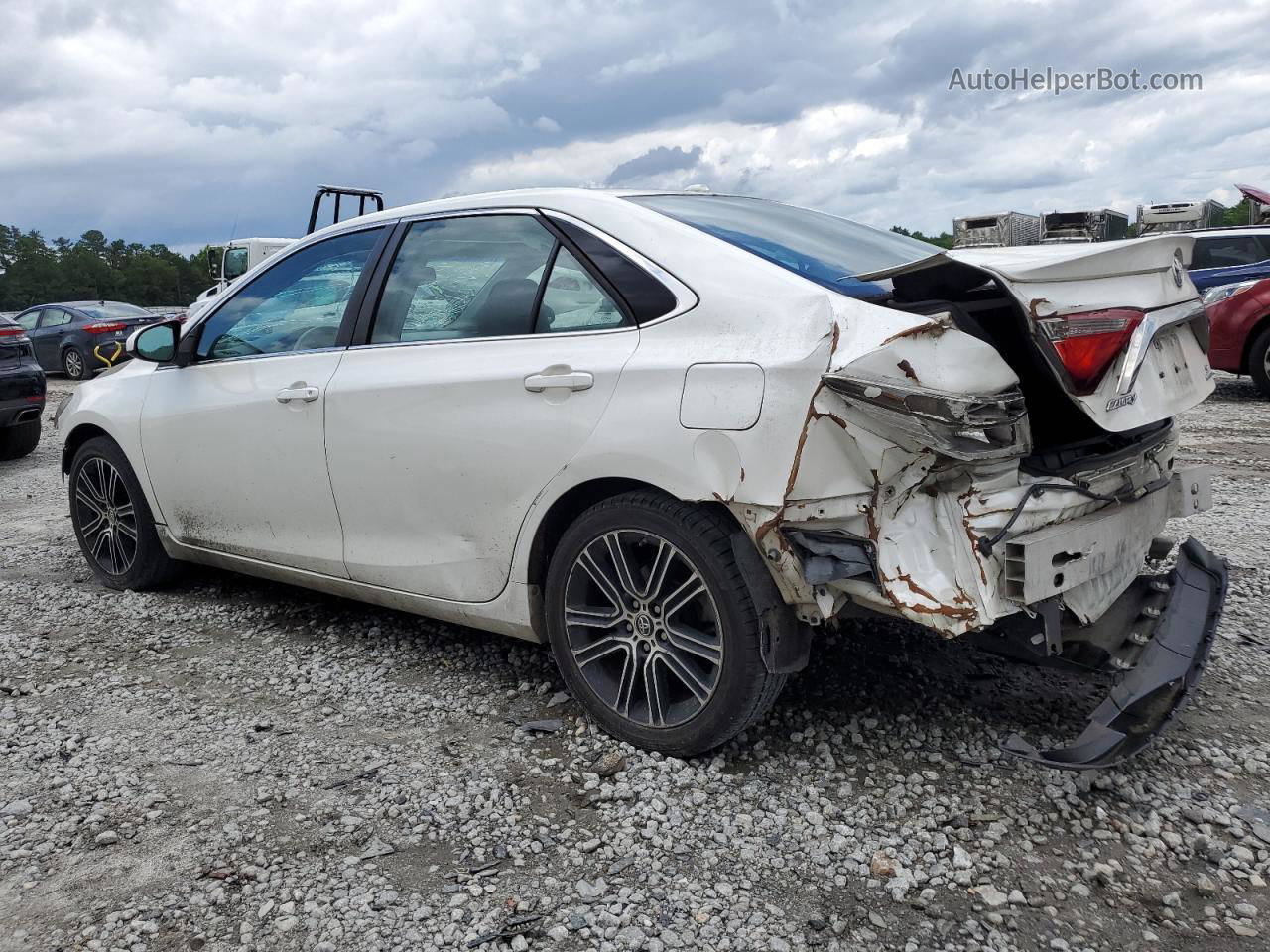 2016 Toyota Camry Le White vin: 4T1BF1FK1GU149974