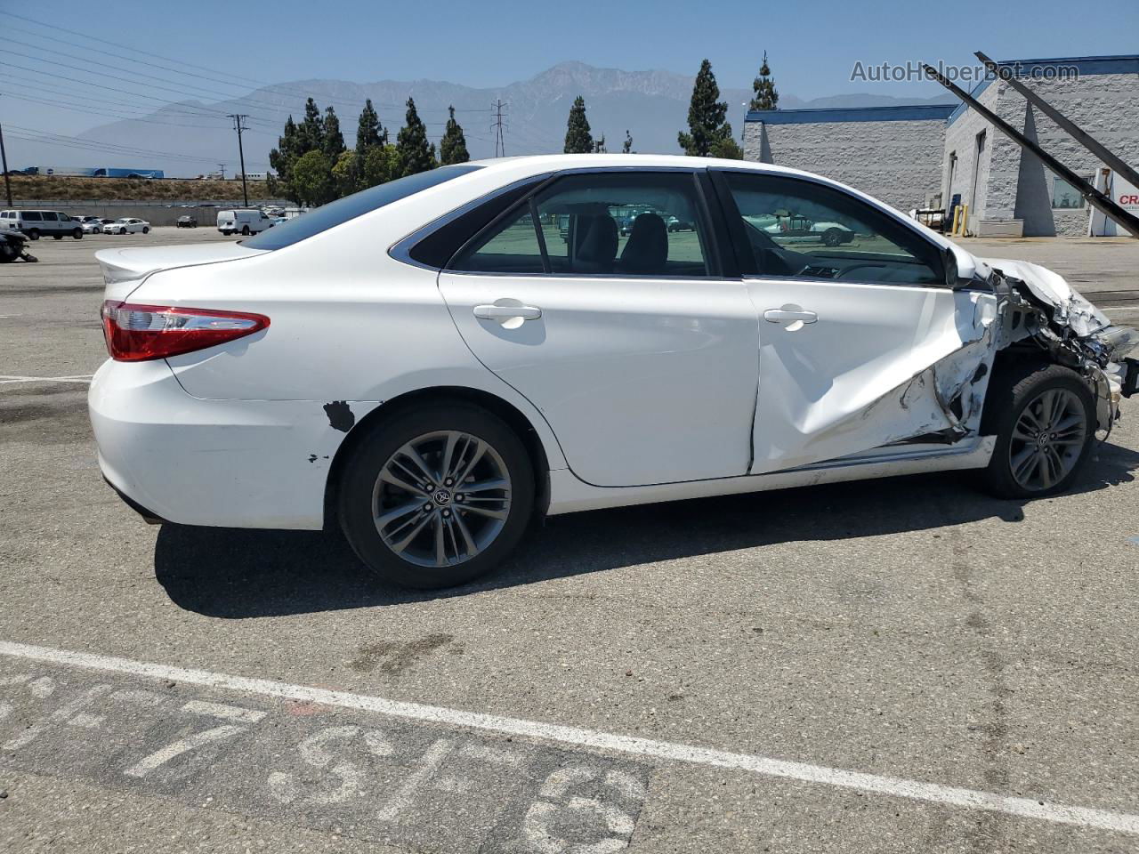 2016 Toyota Camry Le White vin: 4T1BF1FK1GU164989