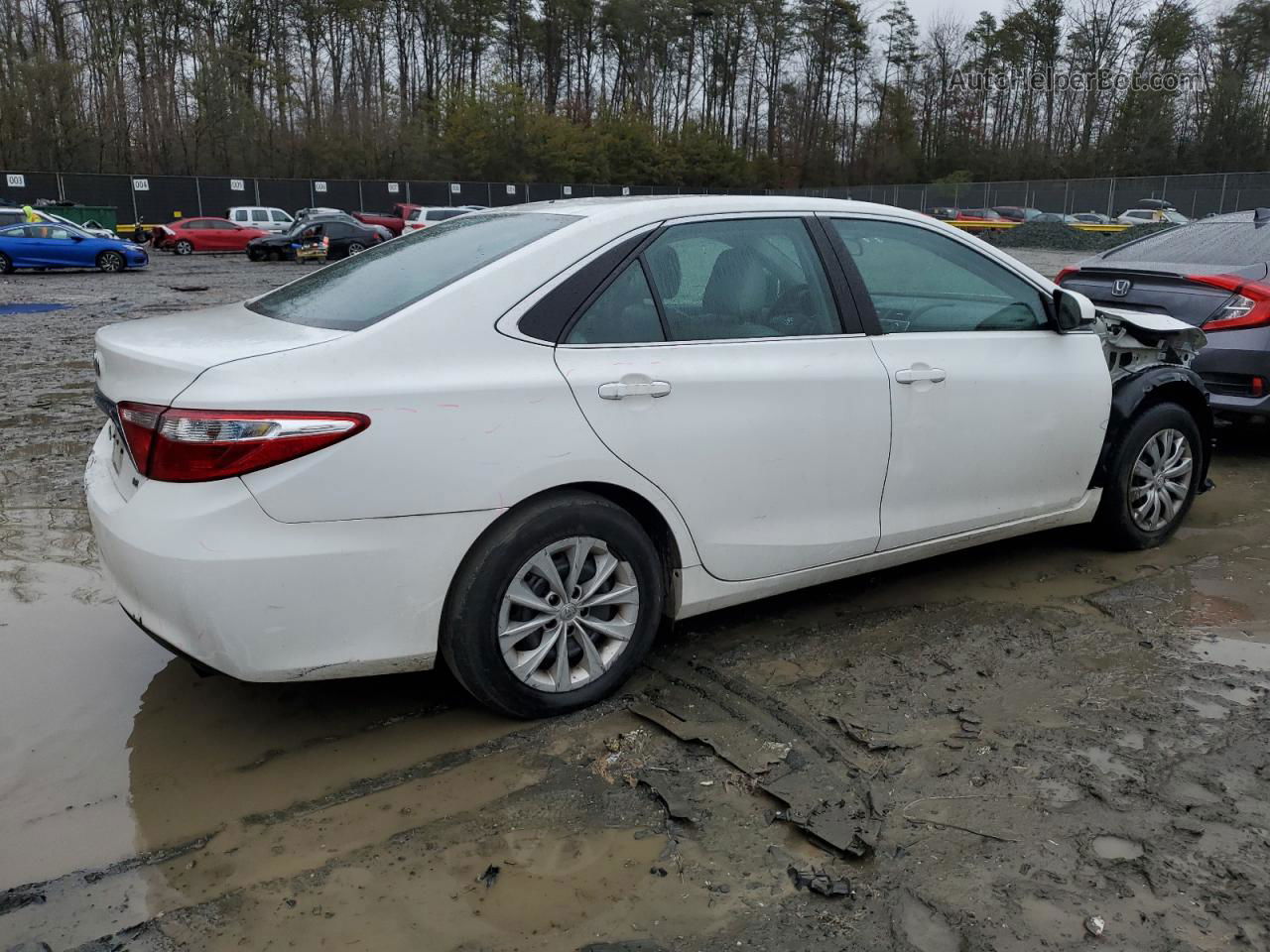 2016 Toyota Camry Le White vin: 4T1BF1FK1GU556466