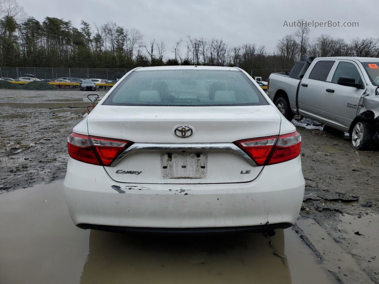 2016 Toyota Camry Le White vin: 4T1BF1FK1GU556466