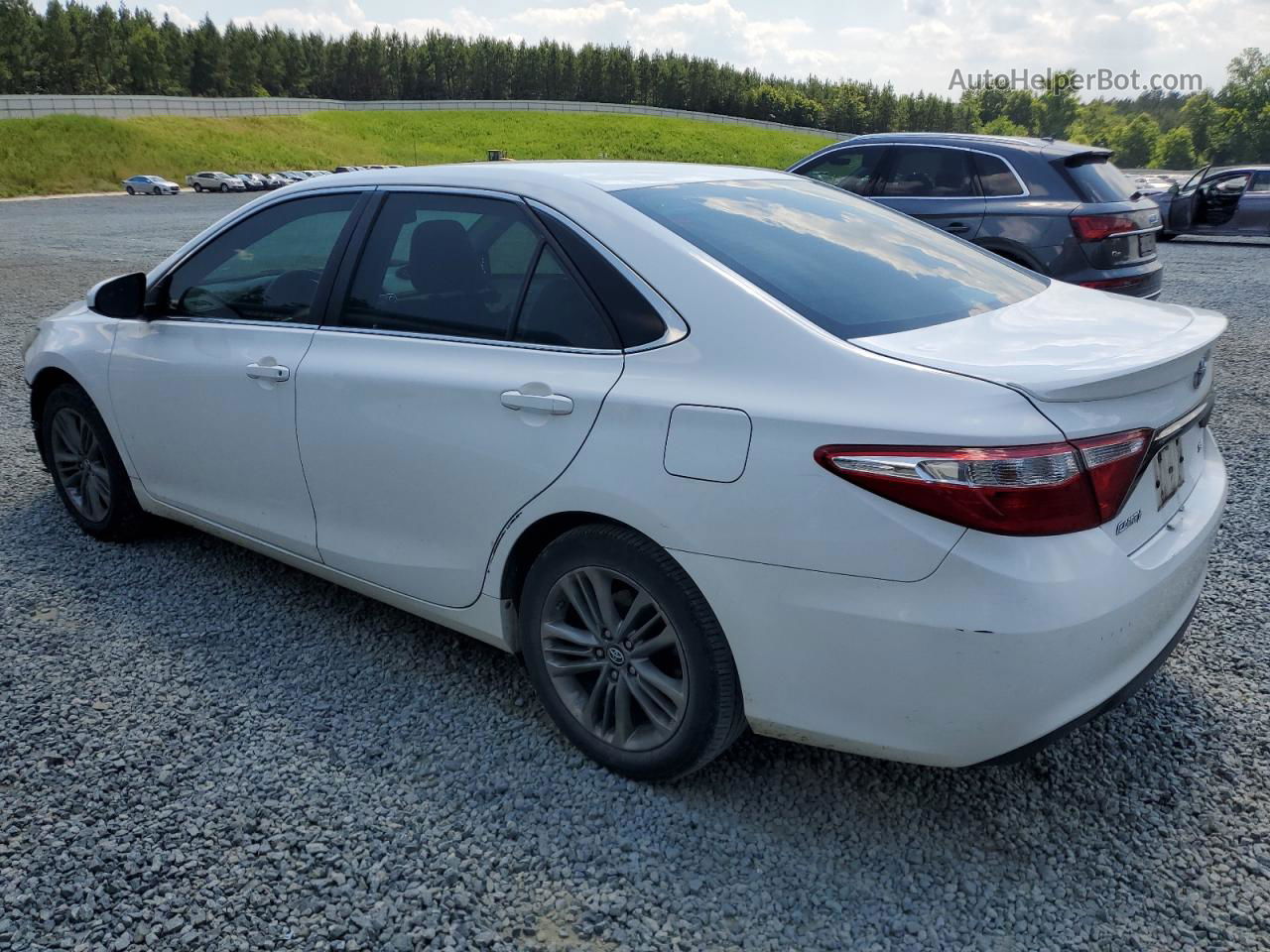 2016 Toyota Camry Le White vin: 4T1BF1FK1GU568939