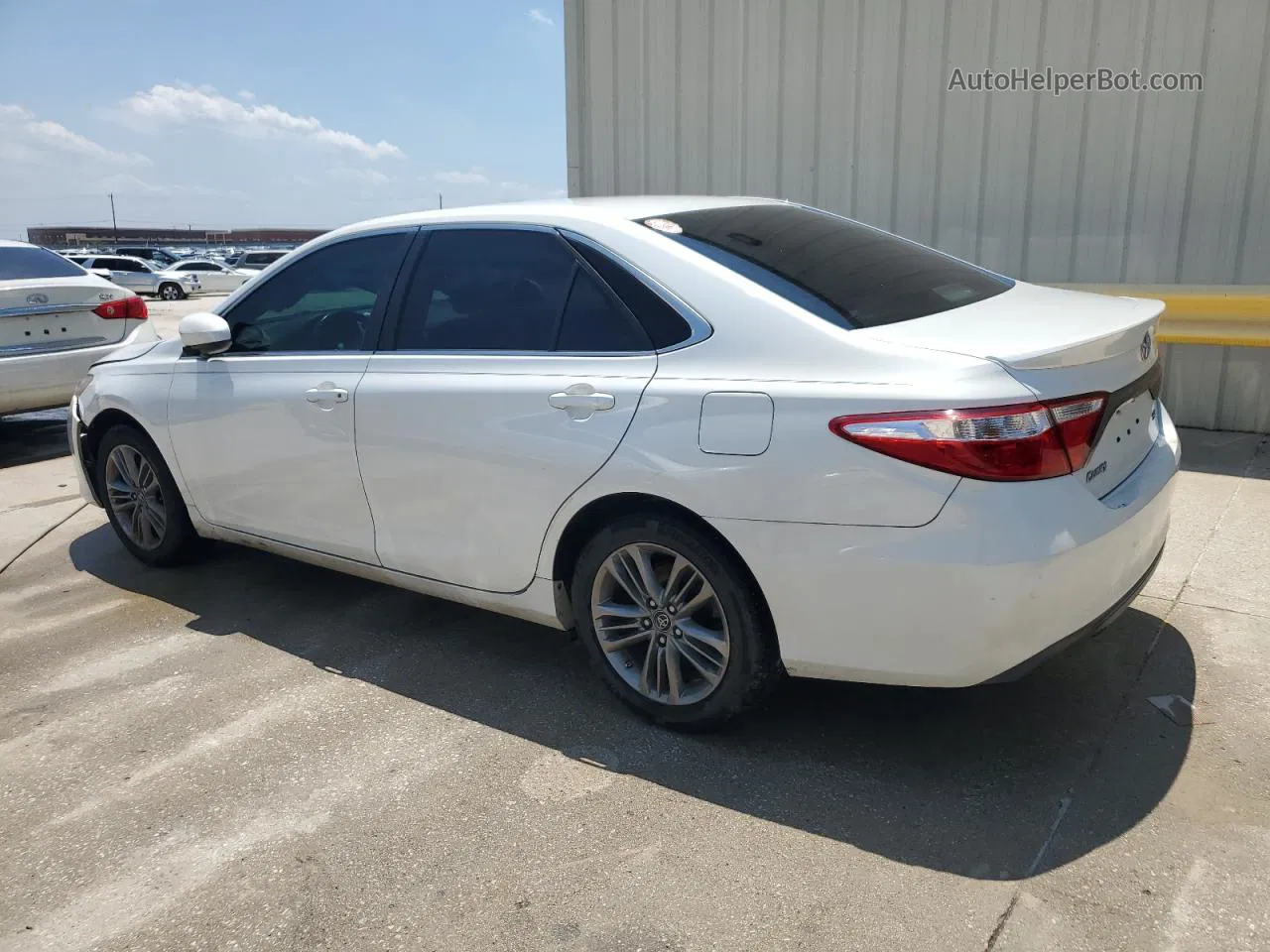 2017 Toyota Camry Le White vin: 4T1BF1FK1HU374493