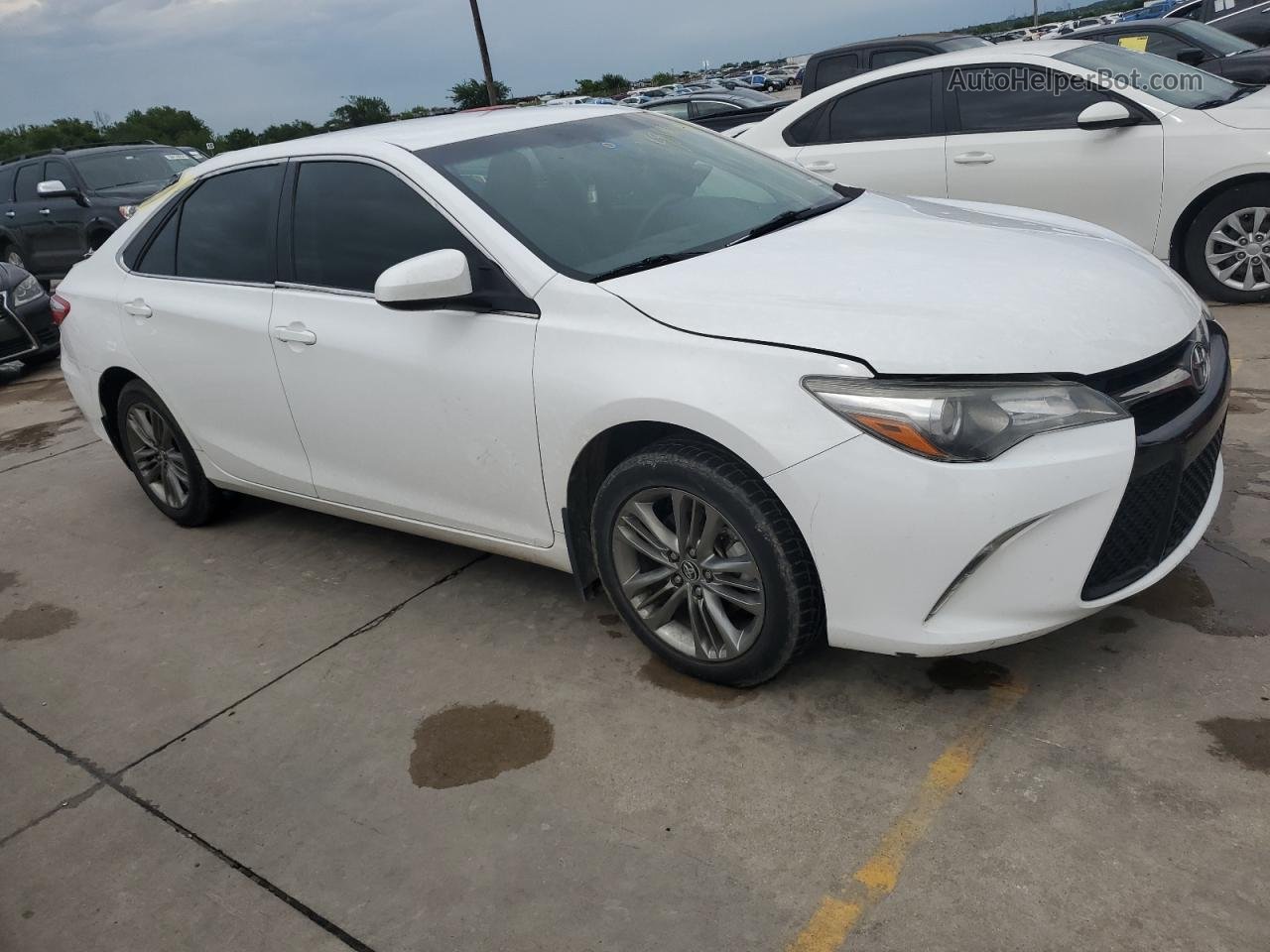 2017 Toyota Camry Le White vin: 4T1BF1FK1HU392721