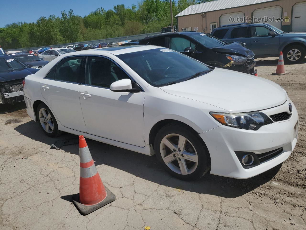 2012 Toyota Camry Base Белый vin: 4T1BF1FK2CU143062