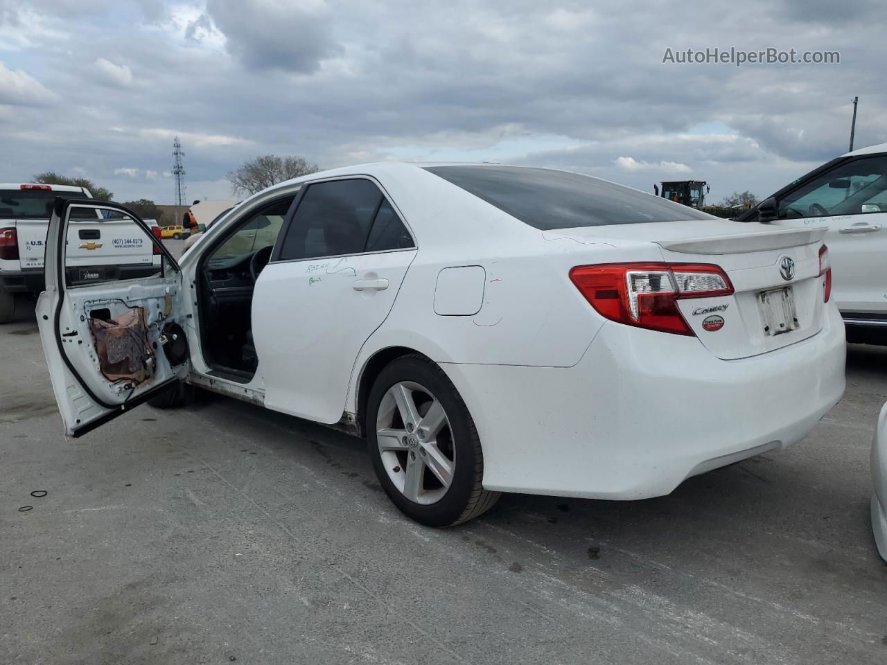 2012 Toyota Camry Base White vin: 4T1BF1FK2CU146754