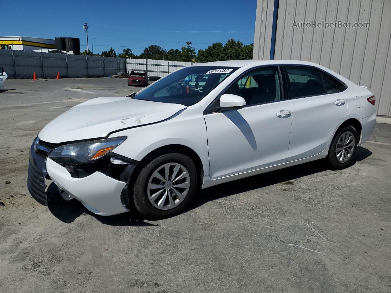 2016 Toyota Camry Le White vin: 4T1BF1FK2GU142192