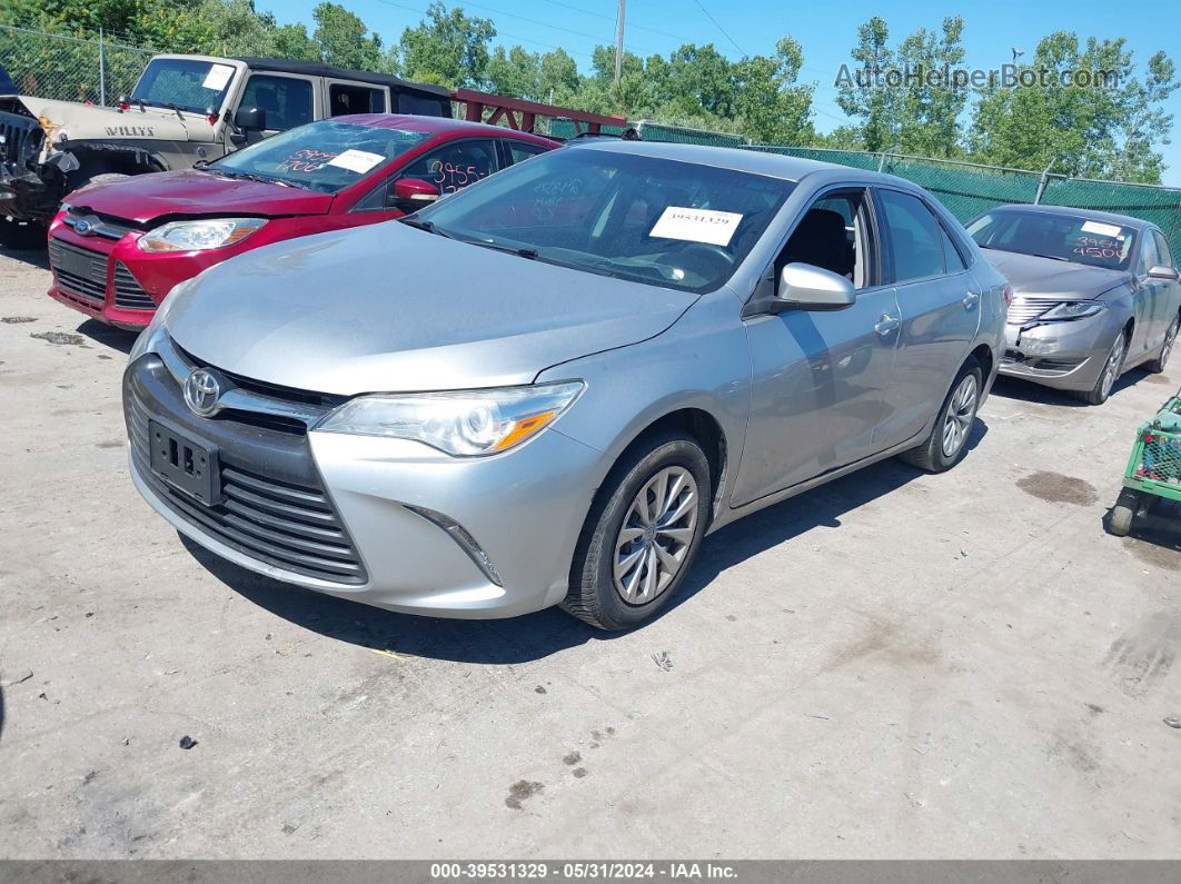 2016 Toyota Camry Le Silver vin: 4T1BF1FK2GU518695