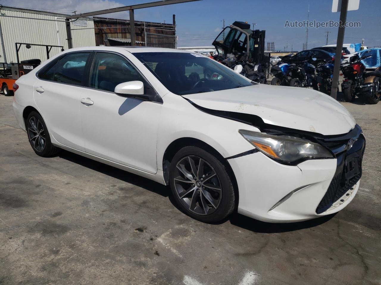 2017 Toyota Camry Le White vin: 4T1BF1FK2HU296077