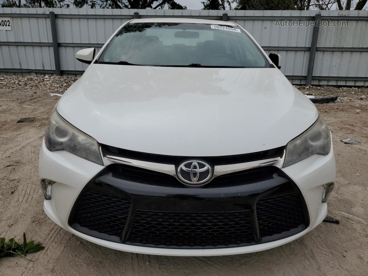 2017 Toyota Camry Le White vin: 4T1BF1FK2HU436905