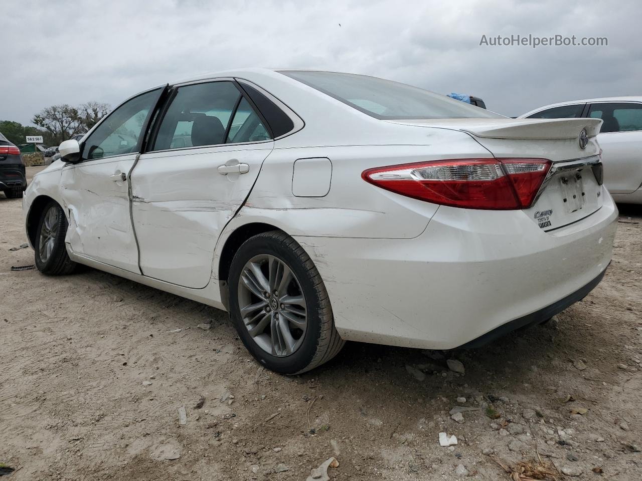 2017 Toyota Camry Le White vin: 4T1BF1FK2HU436905