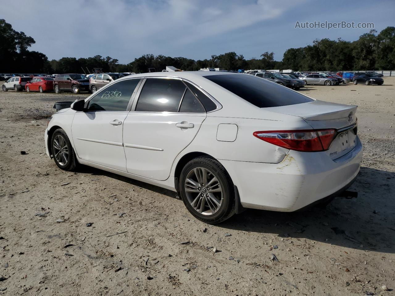 2016 Toyota Camry Le White vin: 4T1BF1FK3GU143982