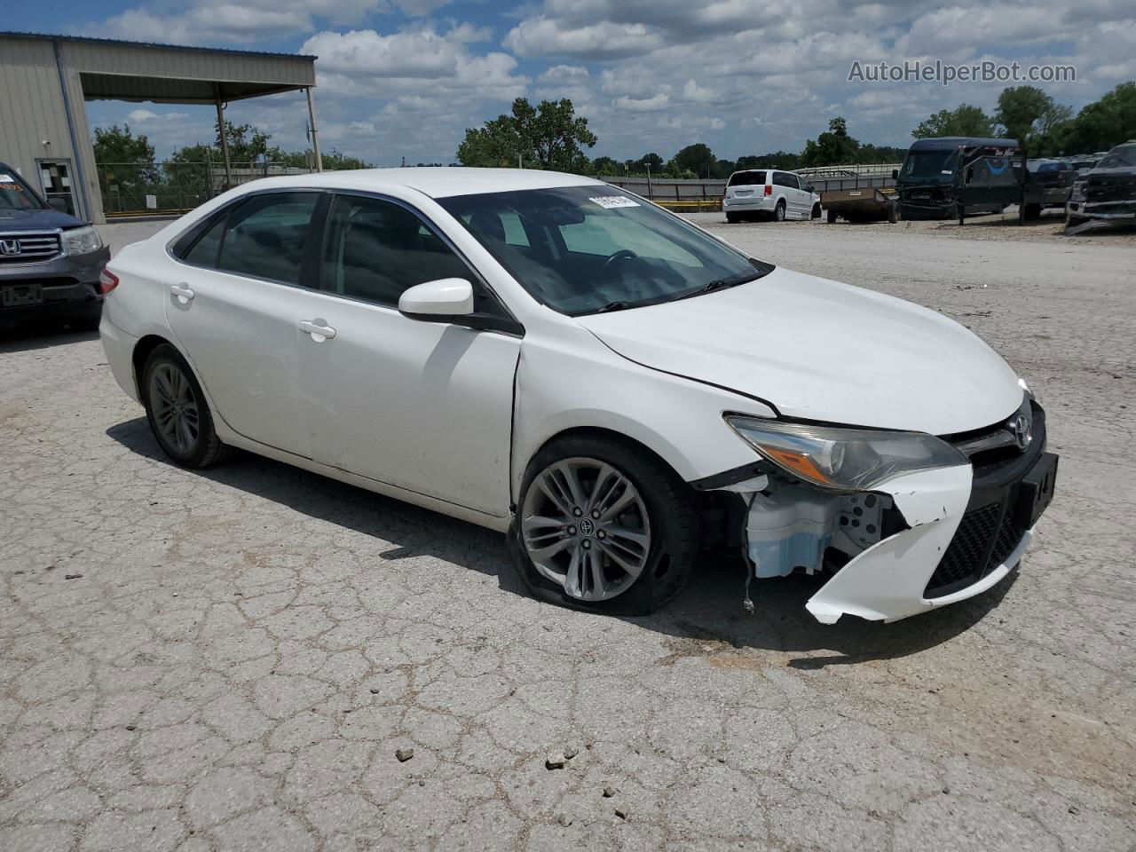 2016 Toyota Camry Le White vin: 4T1BF1FK3GU177131