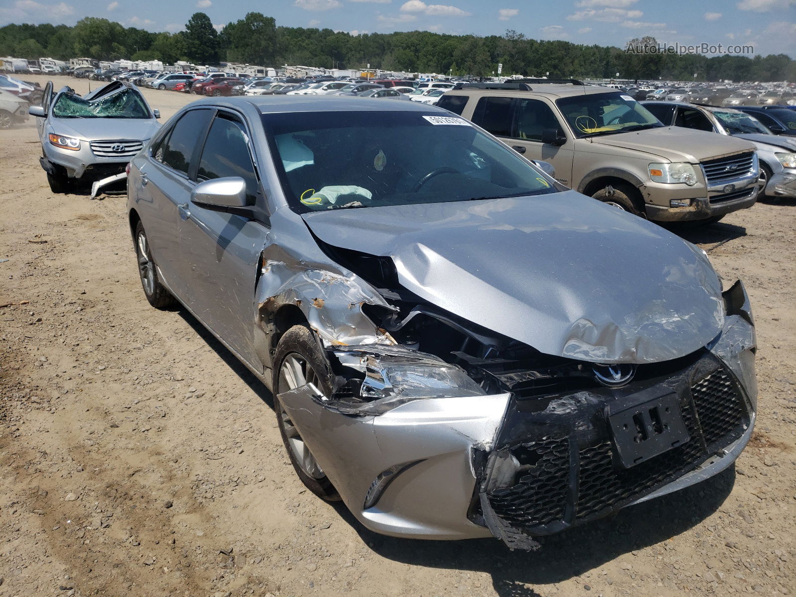 2016 Toyota Camry Le Серебряный vin: 4T1BF1FK3GU239997