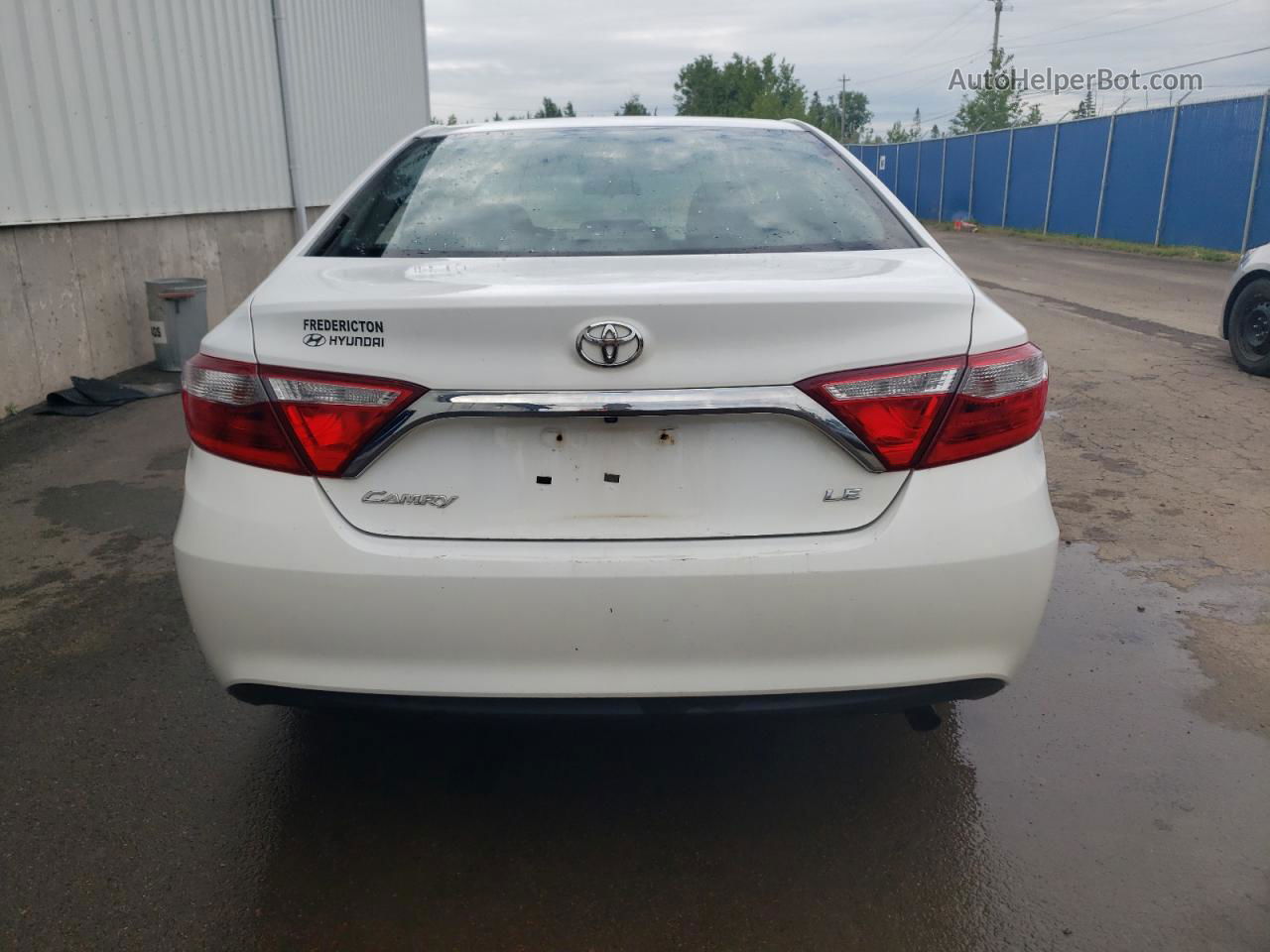 2017 Toyota Camry Le White vin: 4T1BF1FK3HU787984