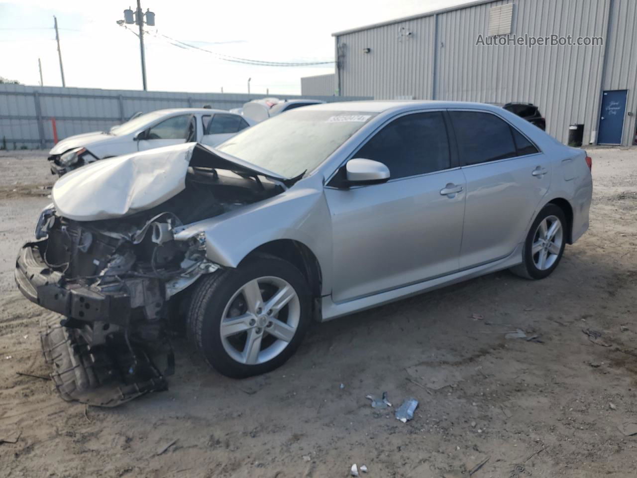 2014 Toyota Camry L Silver vin: 4T1BF1FK4EU818221