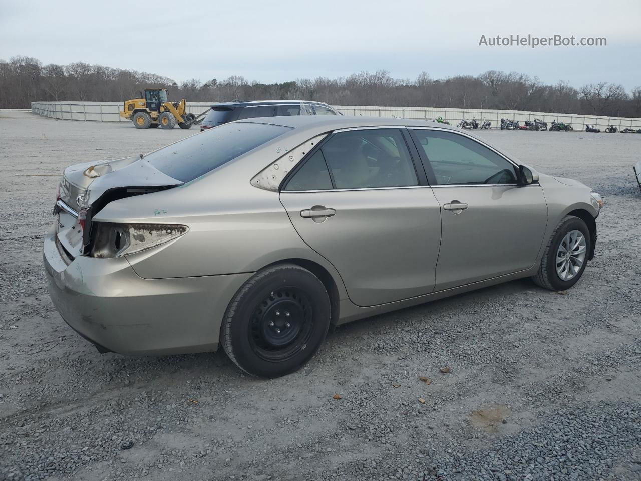 2016 Toyota Camry Le Gold vin: 4T1BF1FK4GU117388