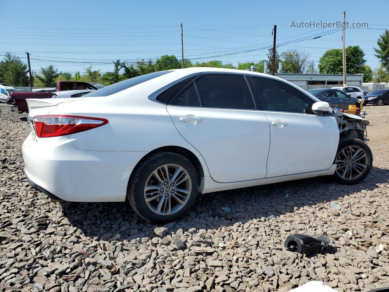 2016 Toyota Camry Le White vin: 4T1BF1FK4GU118315