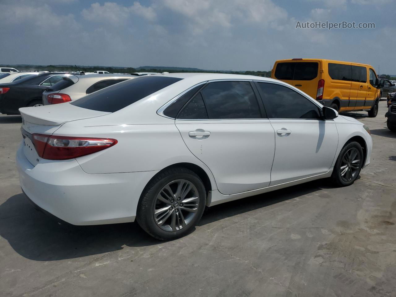 2016 Toyota Camry Le White vin: 4T1BF1FK4GU120226