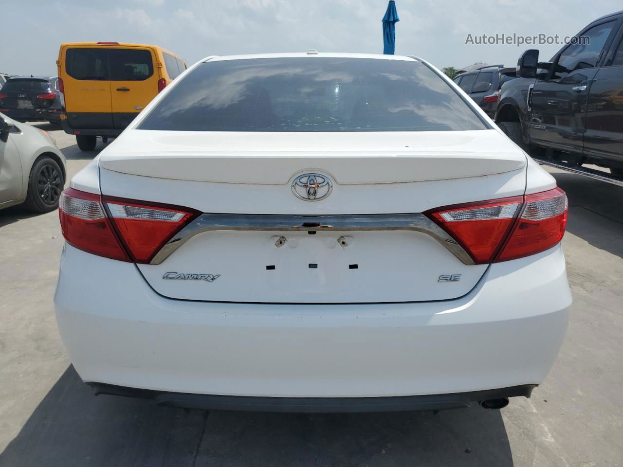 2016 Toyota Camry Le White vin: 4T1BF1FK4GU120226