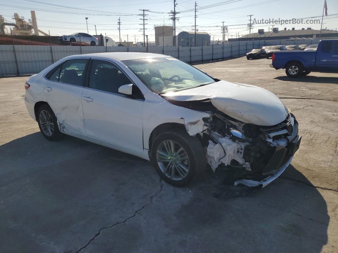 2016 Toyota Camry Le White vin: 4T1BF1FK4GU131369