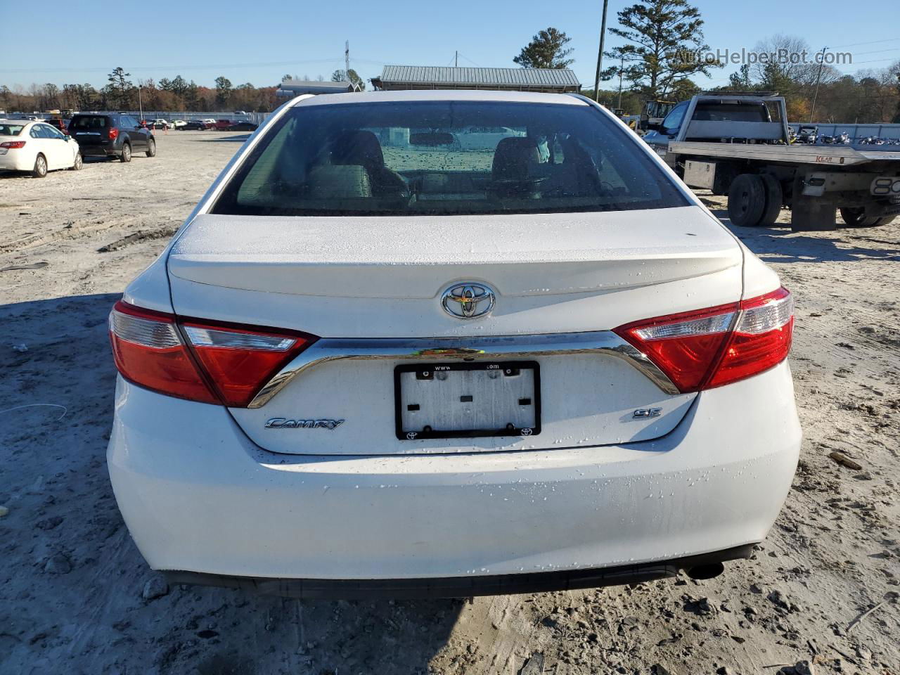 2016 Toyota Camry Le White vin: 4T1BF1FK4GU136717