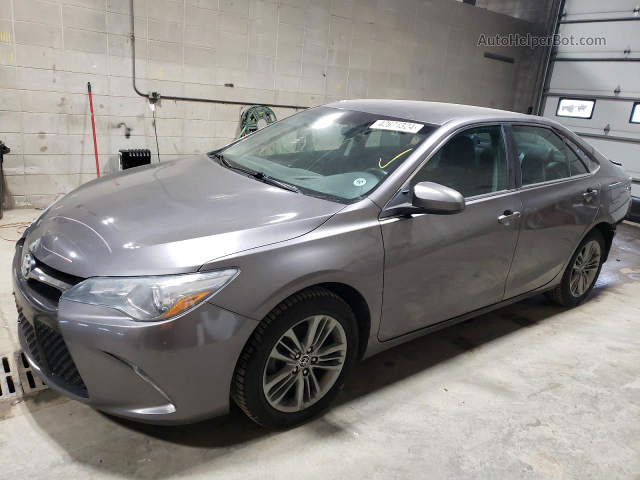 2016 Toyota Camry Le Gray vin: 4T1BF1FK4GU161066