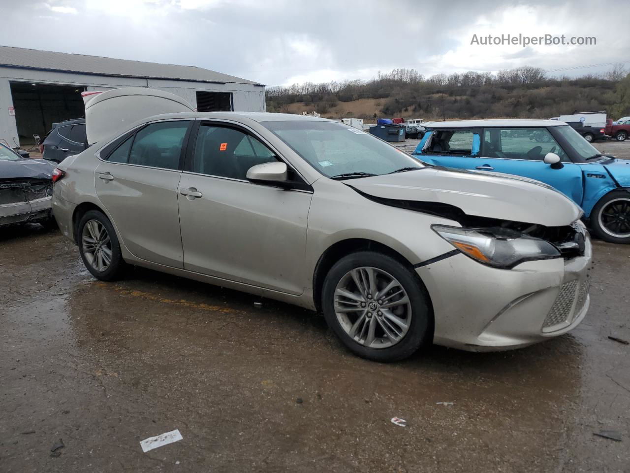 2016 Toyota Camry Le Gold vin: 4T1BF1FK4GU511599