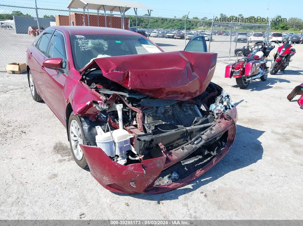 2016 Toyota Camry Le Red vin: 4T1BF1FK4GU515412