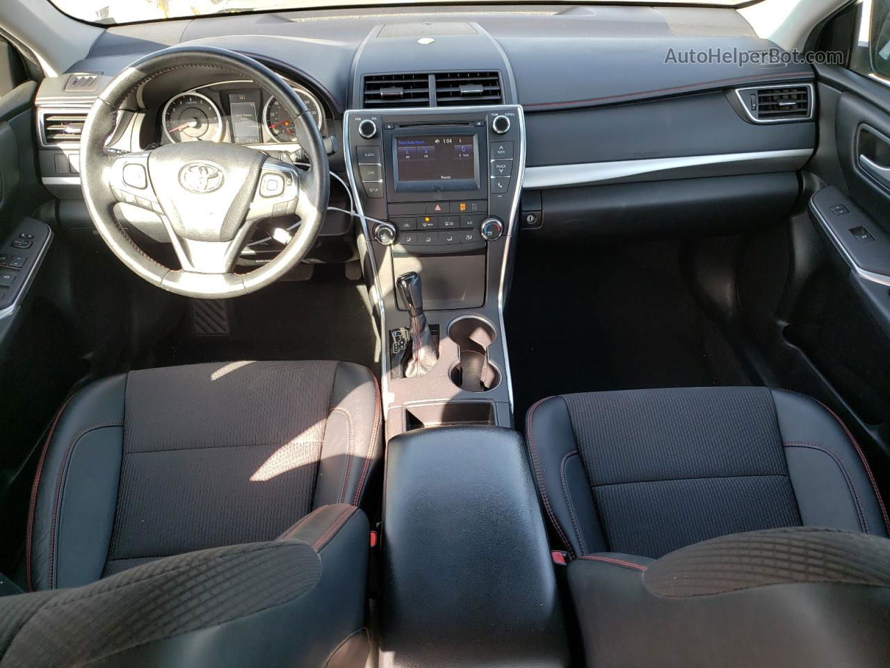 2016 Toyota Camry Le Серебряный vin: 4T1BF1FK4GU998948